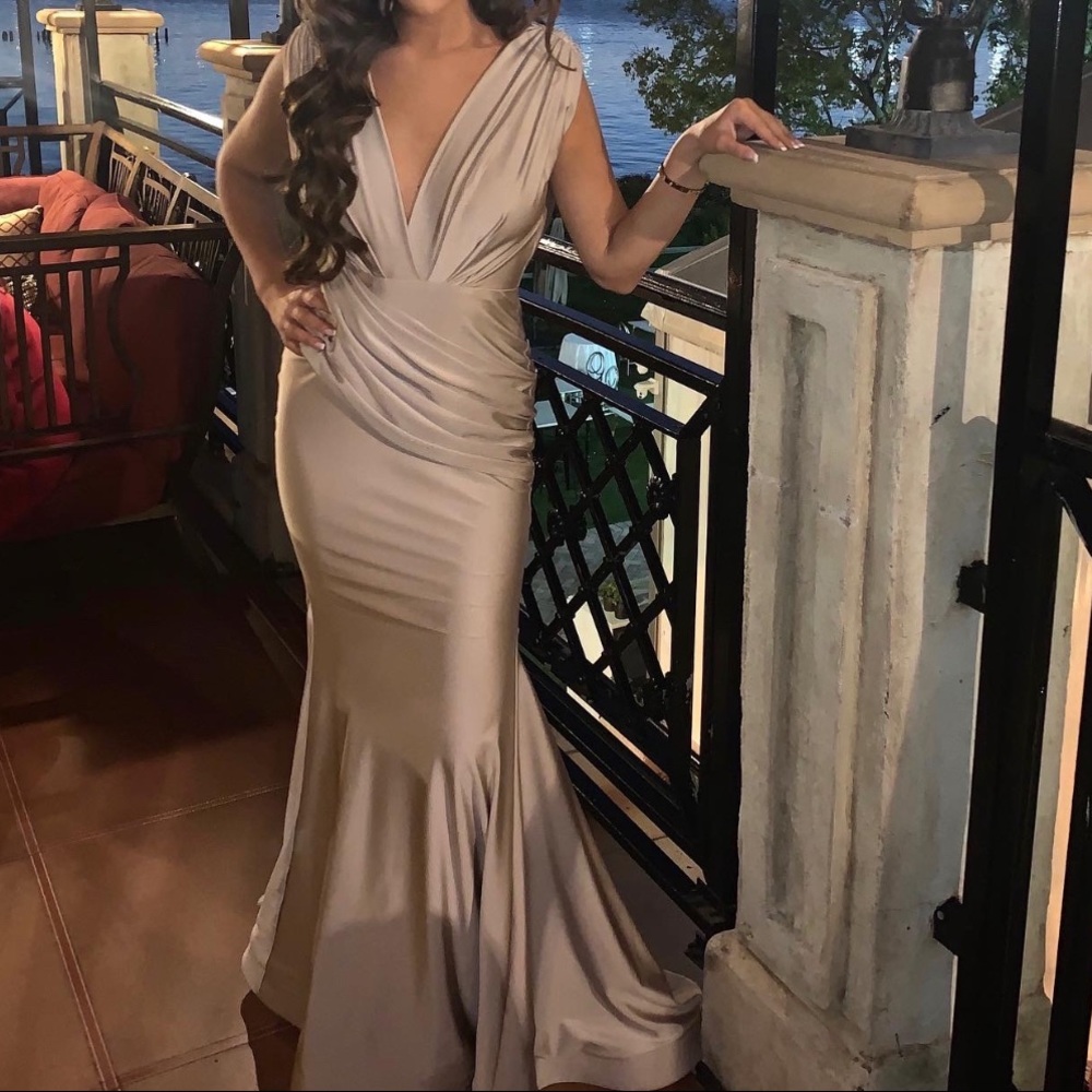 JESSICA ANGELS BRIDESMAID DRESS .. worn once in perfect condition.so flattering